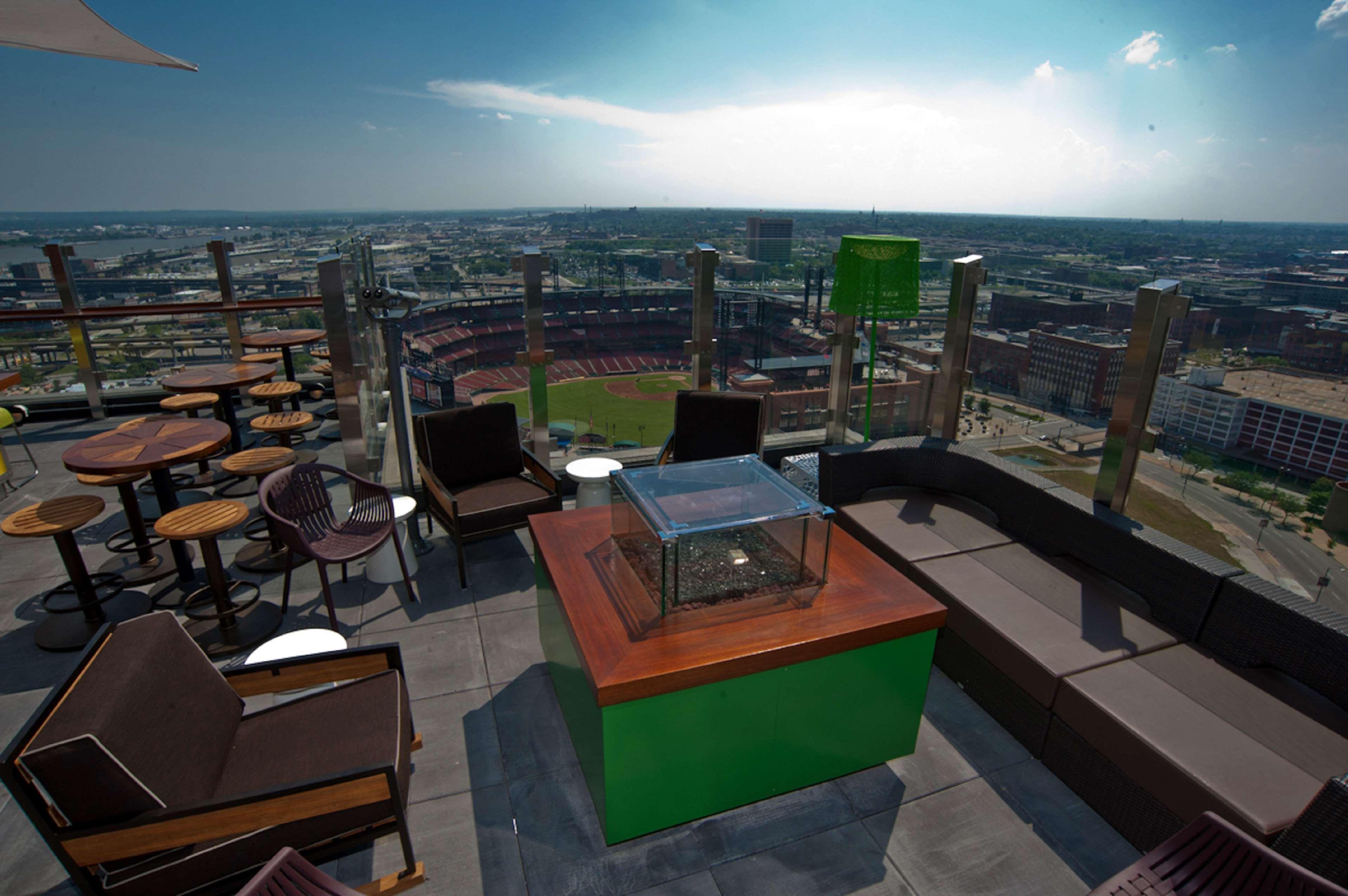 Hilton St. Louis At The Ballpark Exterior photo