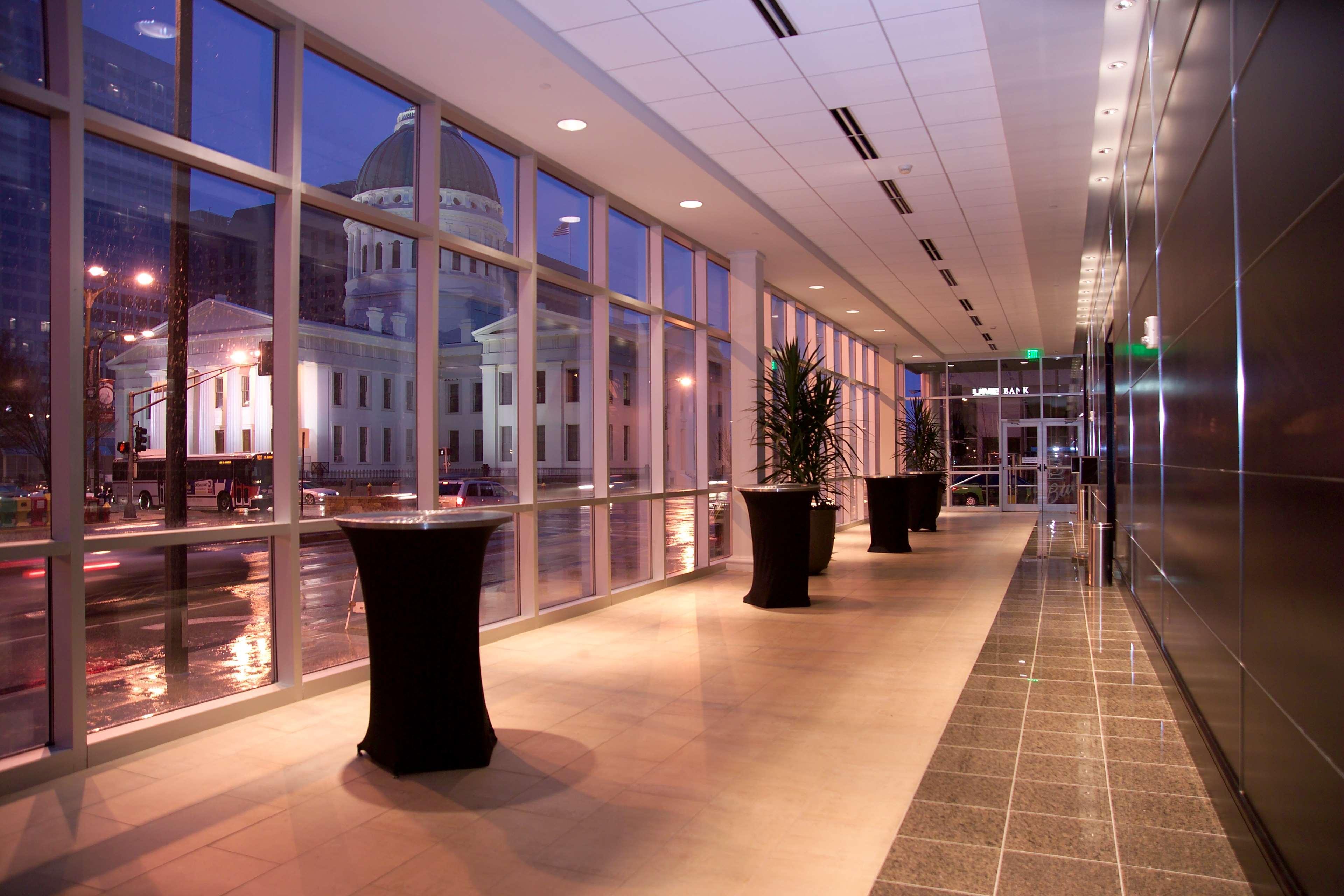 Hilton St. Louis At The Ballpark Exterior photo