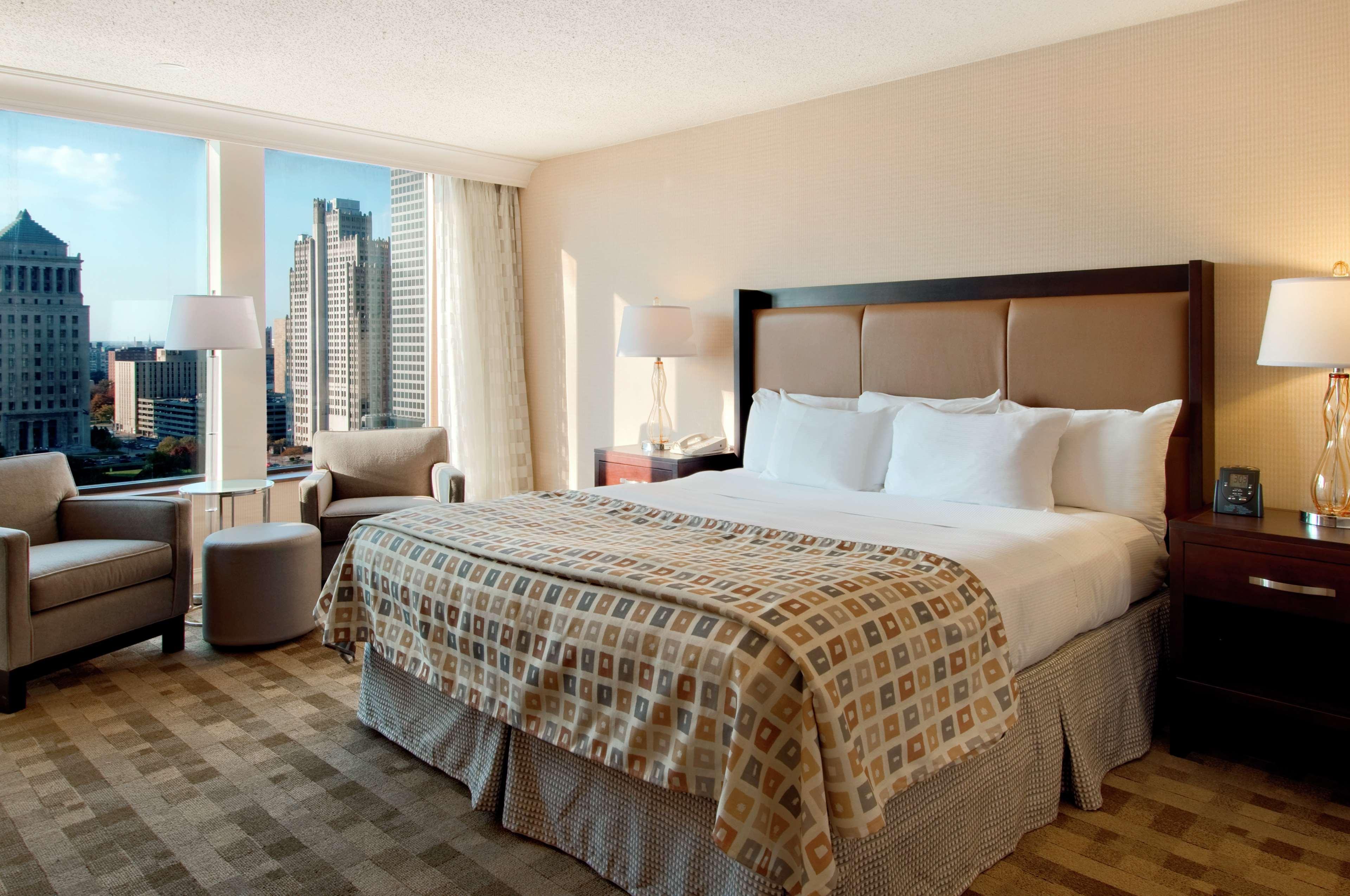 Hilton St. Louis At The Ballpark Exterior photo
