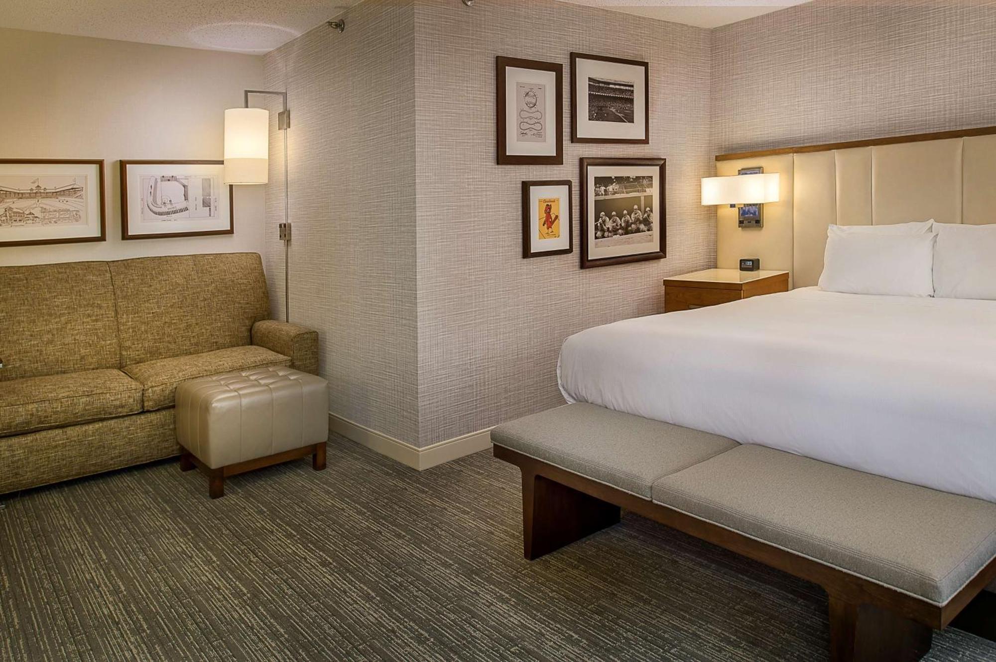 Hilton St. Louis At The Ballpark Exterior photo