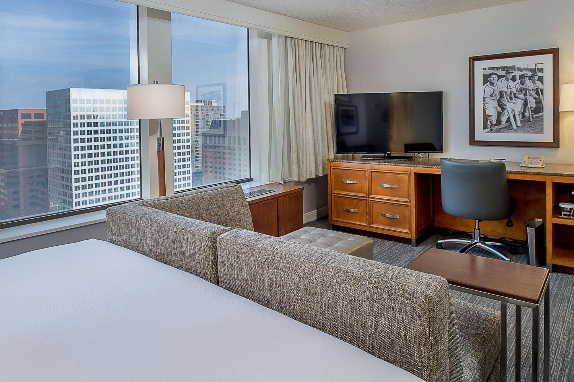 Hilton St. Louis At The Ballpark Exterior photo